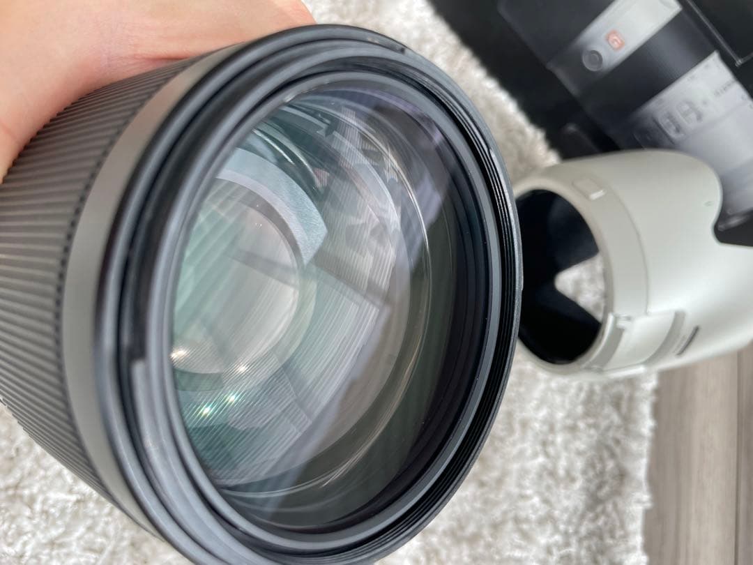 レッド　Sony FE 70-200mm F2.8 GM レンズ