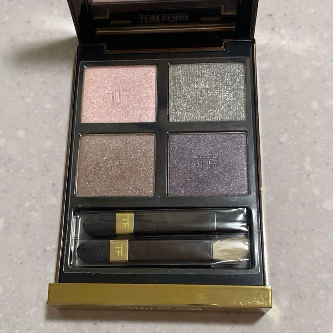 トムフォード アイカラークォード 22 ライラックドリーム