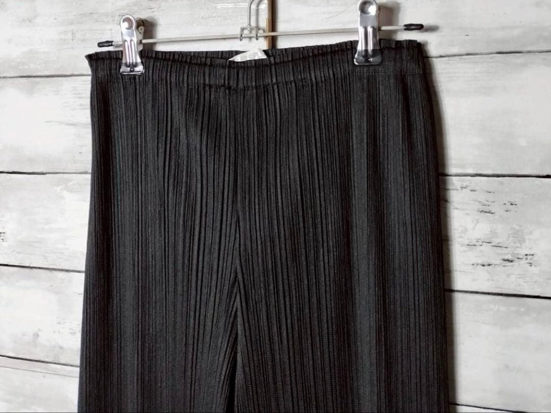 PLEATS PLEASEプリーツプリーズ イッセイミヤケ ストレートパンツ 黒