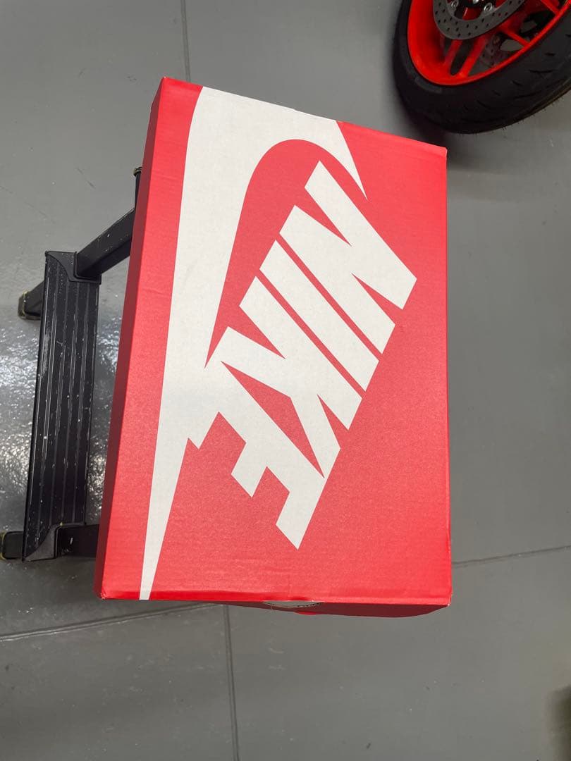 〈新古〉エアジョーダン1 レッド　28.5センチ