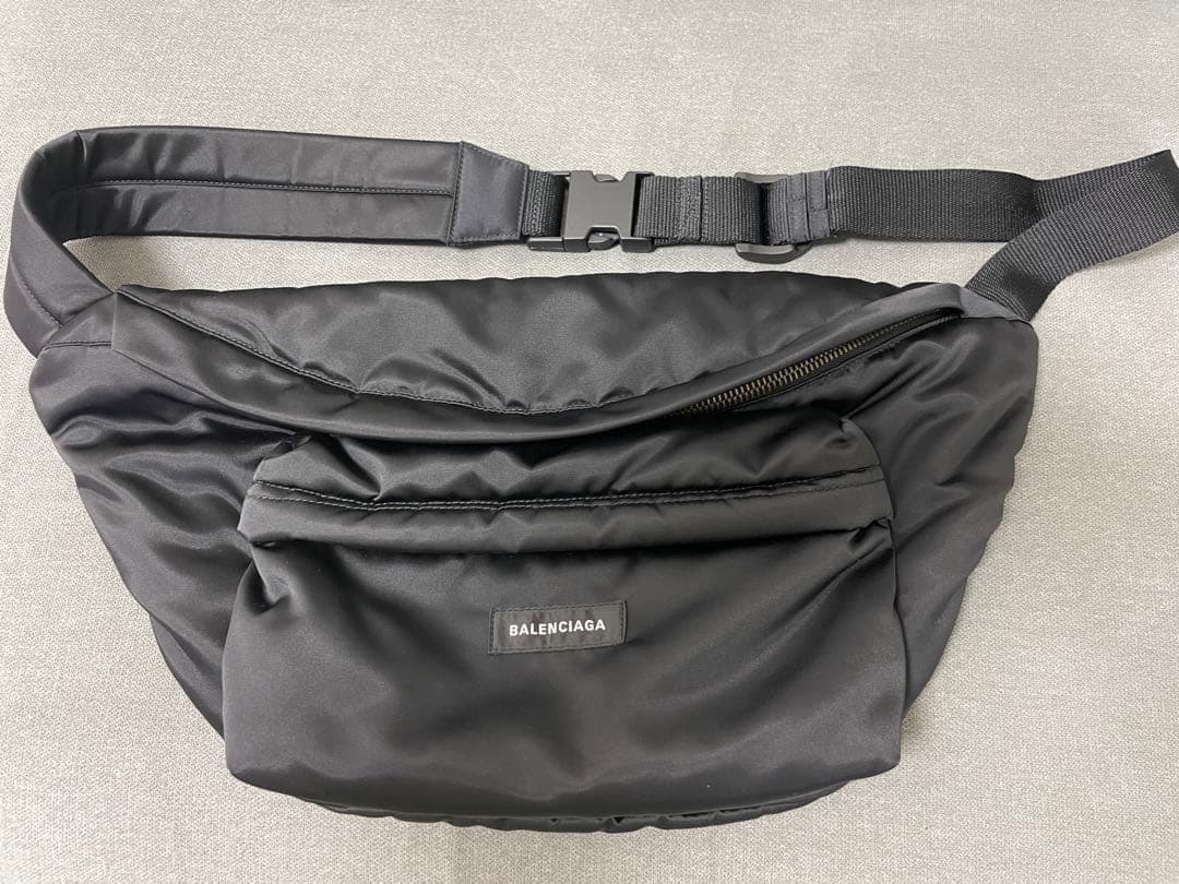 国内正規品 定価17万円 BALENCIAGA Explorer バッグ