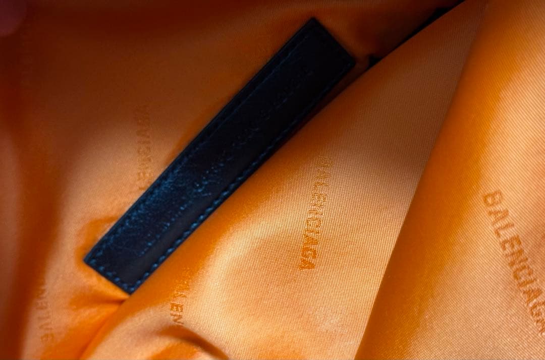 国内正規品 定価17万円 BALENCIAGA Explorer バッグ