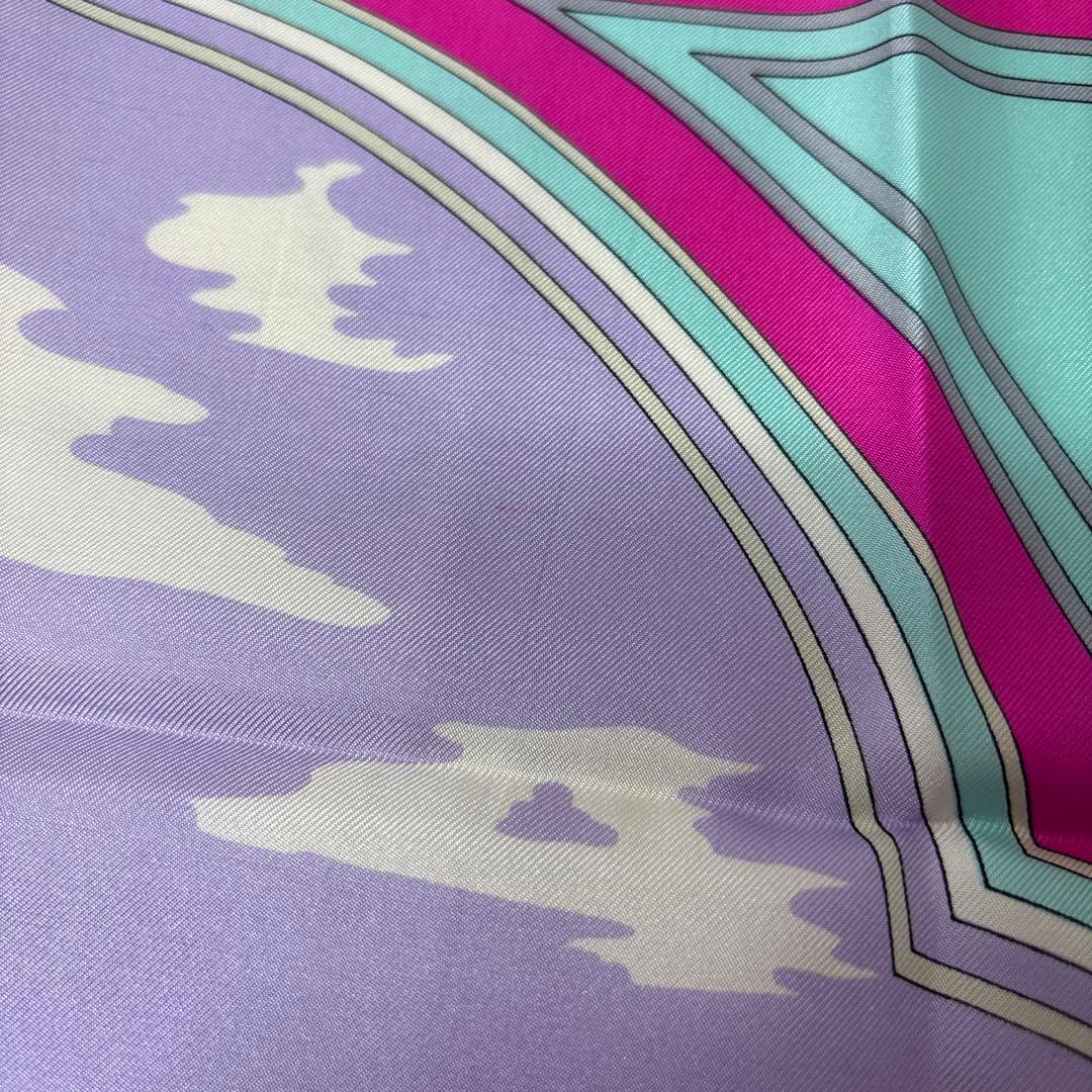 0805 エミリオプッチ　ミニスカーフ　建物　人物　ピンク　ブルー　汚れあり.