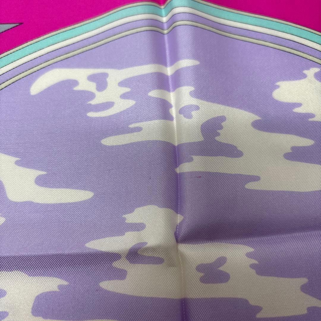 0805 エミリオプッチ　ミニスカーフ　建物　人物　ピンク　ブルー　汚れあり.