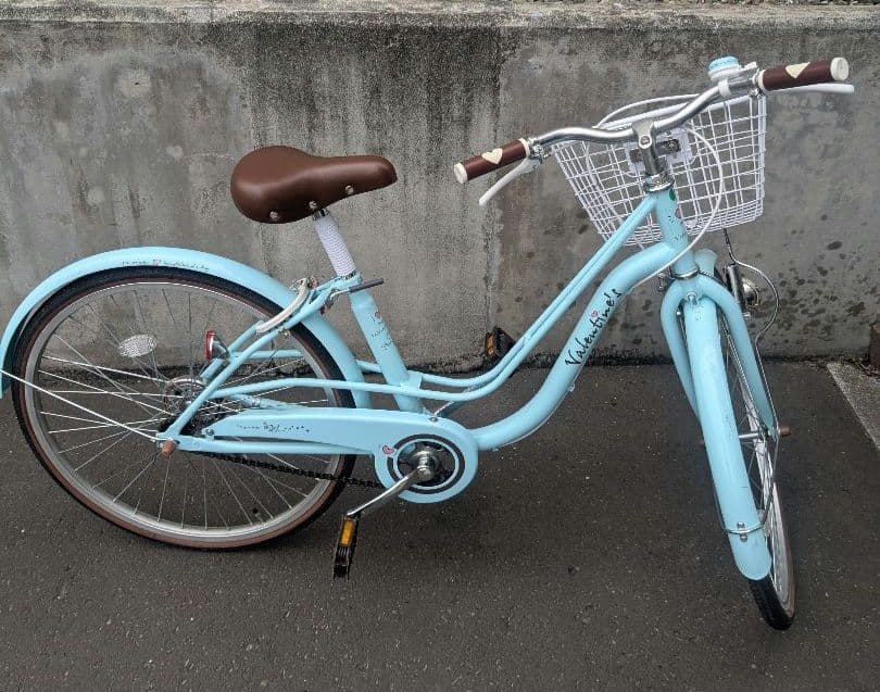 水色シティサイクル バスケット付き24インチ
