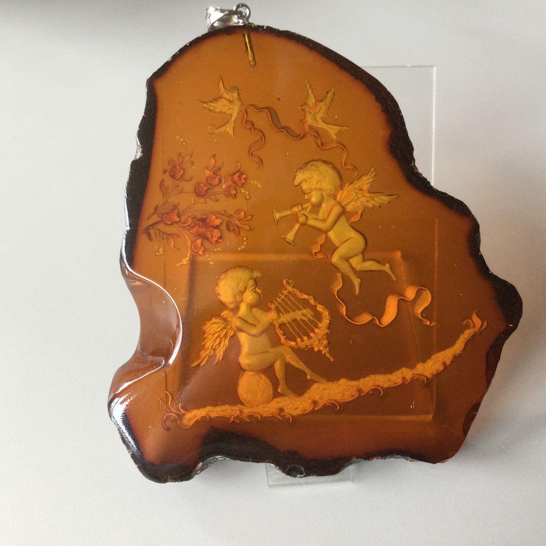 琥珀ペンダントトップ(インタリオ)