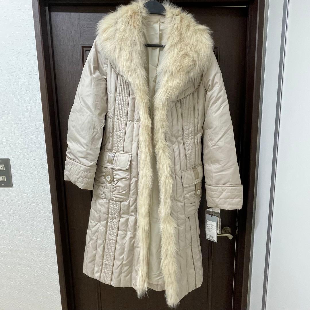 定価136,500円のフォックスファー取り外せる高級ダウンコート ベージュ 新品
