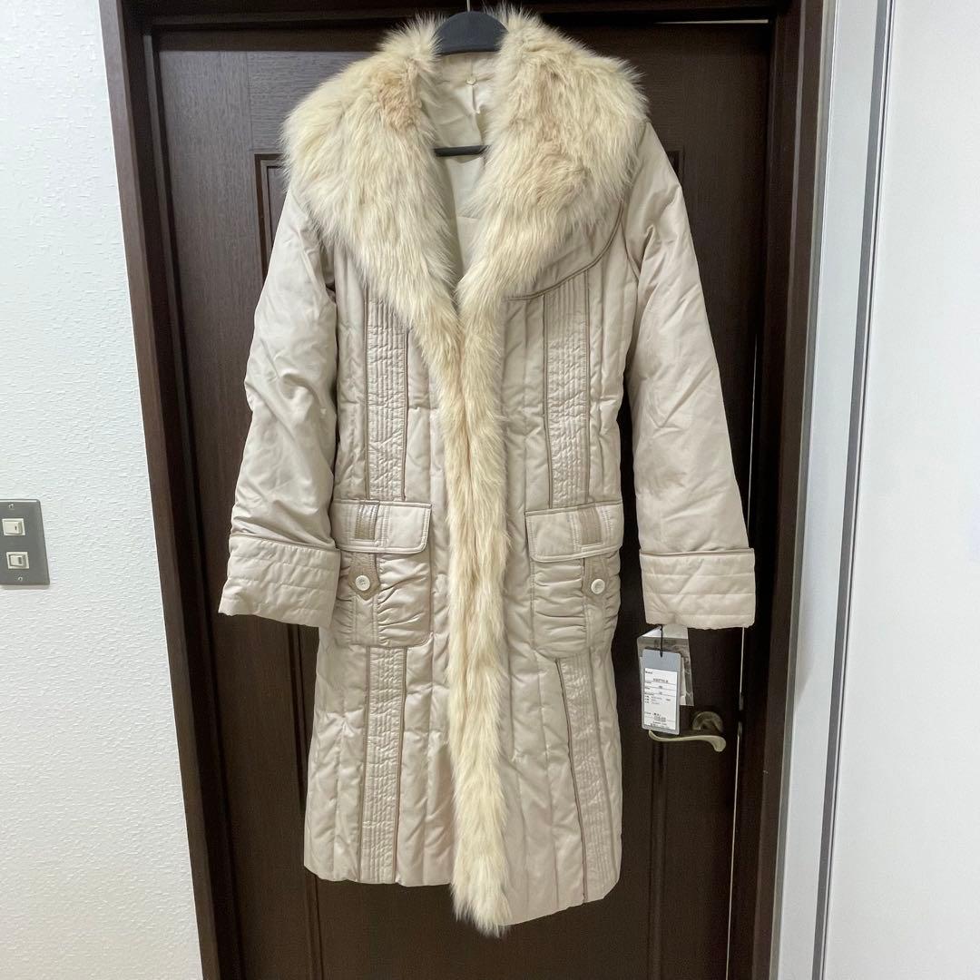 定価136,500円のフォックスファー取り外せる高級ダウンコート ベージュ 新品