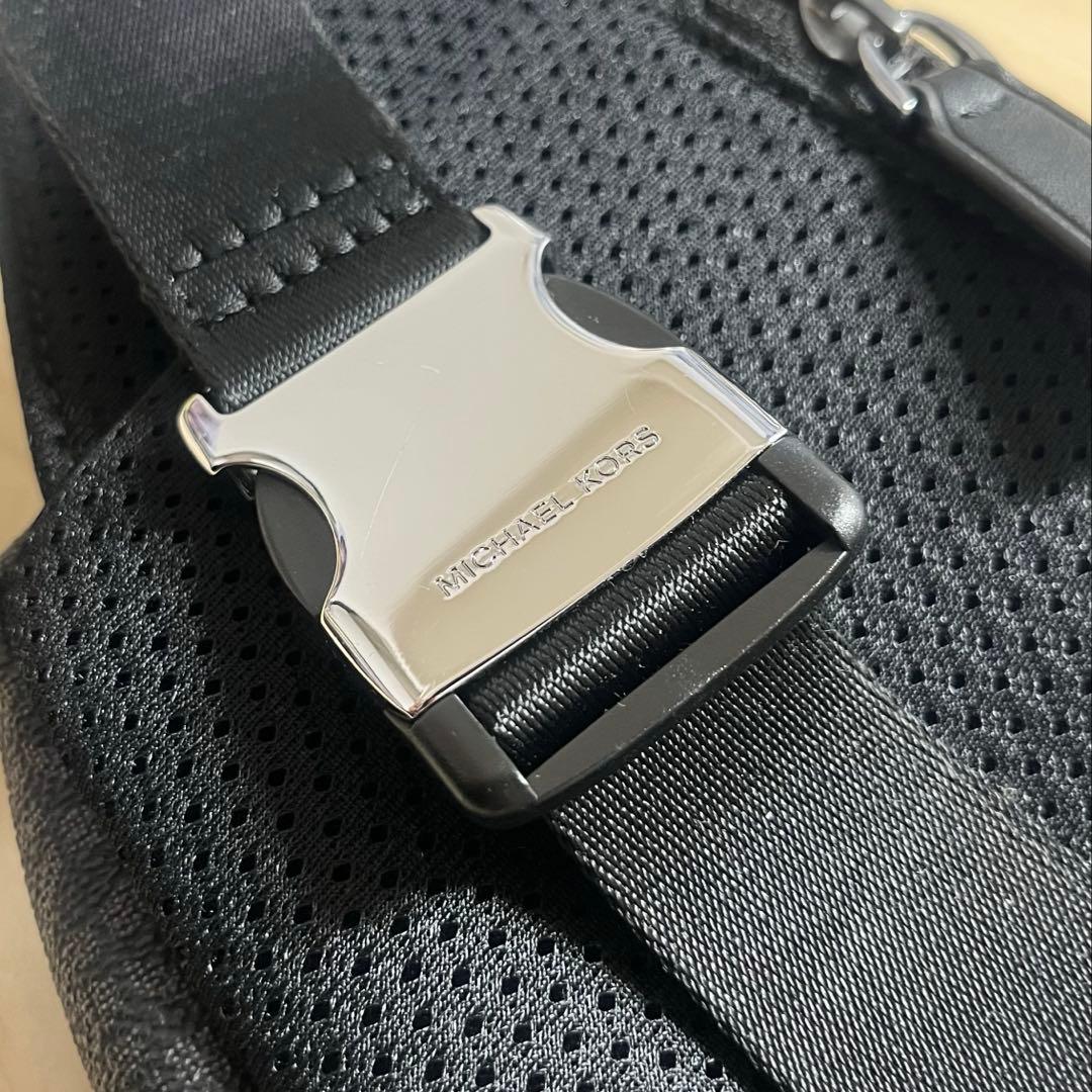 MICHAEL KORS ボディバッグ