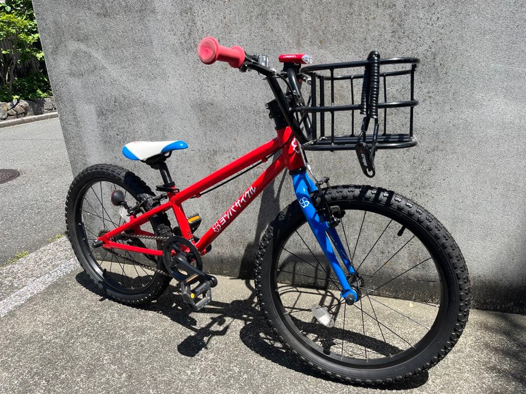 ヨツバサイクル20インチ ヒーローレッド