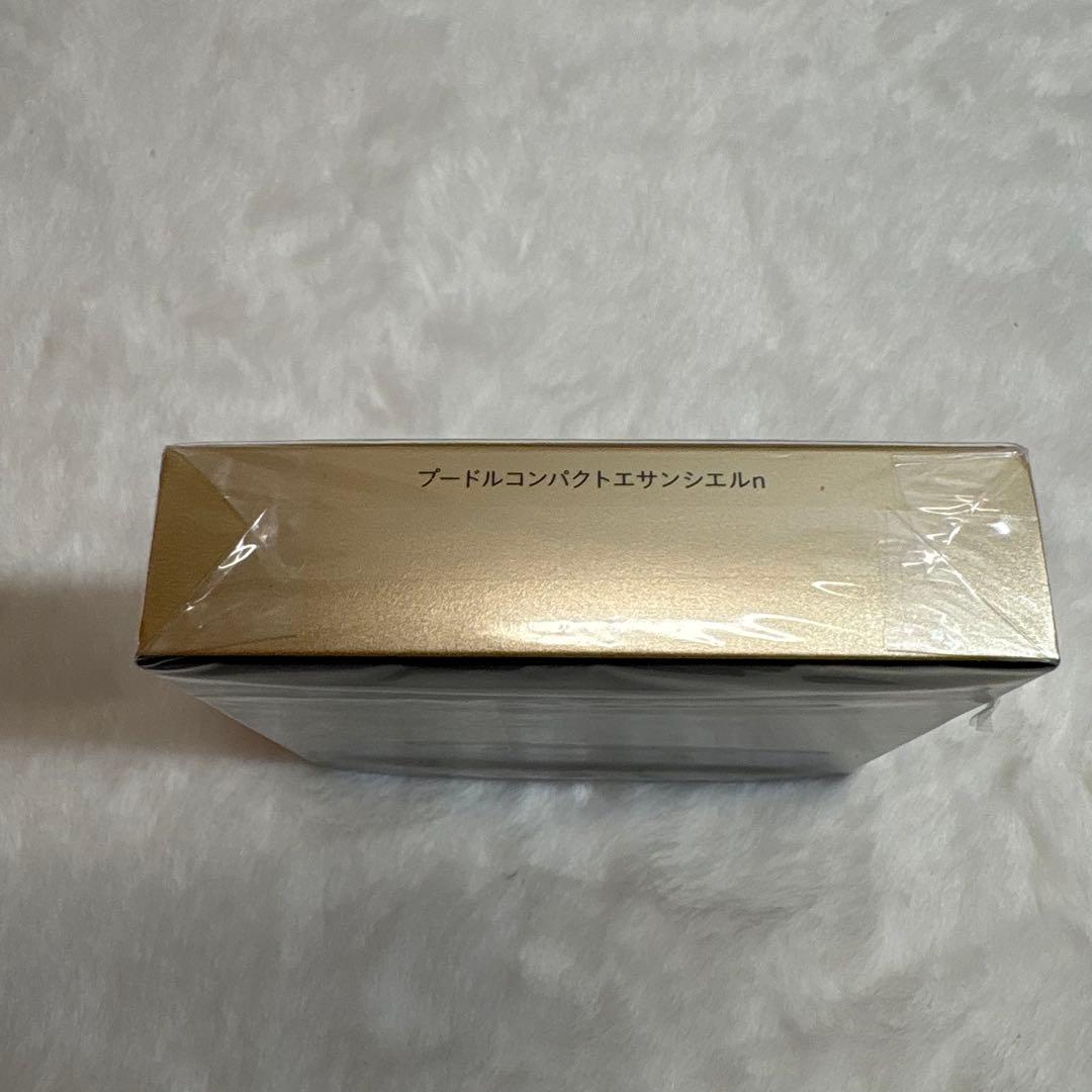 本体　プードルコンパクトエサンシエルｎ　クレドポーボーテ　ケース　本体パフ付き