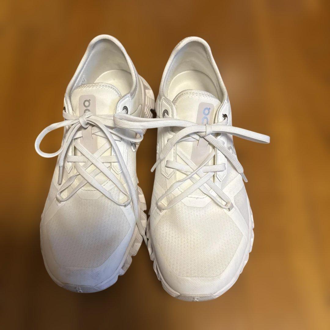 【値下げ】【超美品】on ホワイト スニーカー