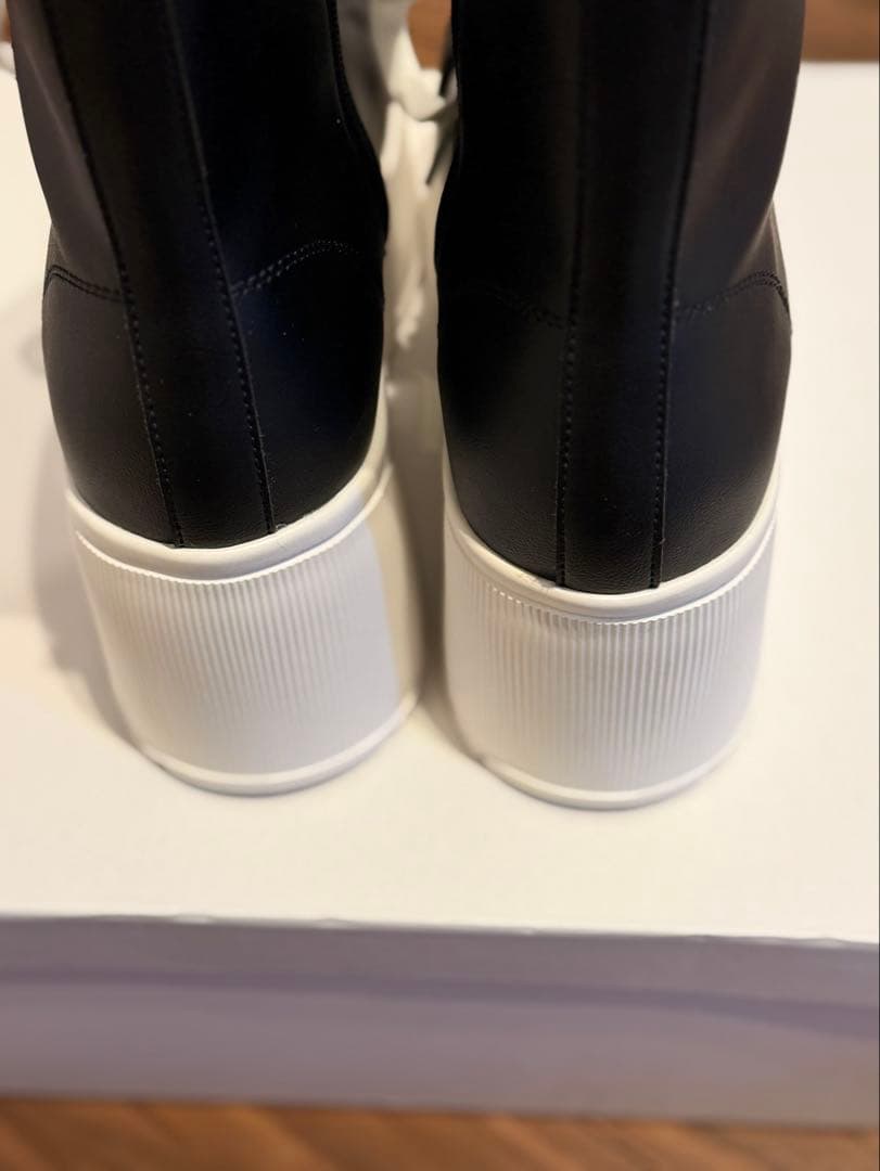 鈴木亜美さん　プラットフォームハイカットスニーカー　Lサイズ