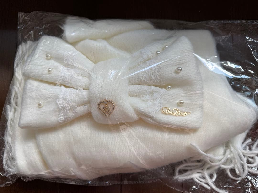 新品 LIZLISA マフラー シャギーリボンストール ホワイト