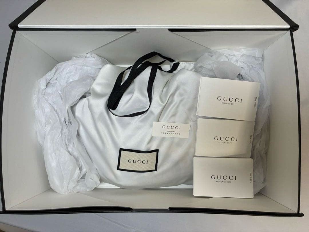 レ*イ様 正規品 GUCCI GGスプリーム クーリエ ボディバッグ パッチワー