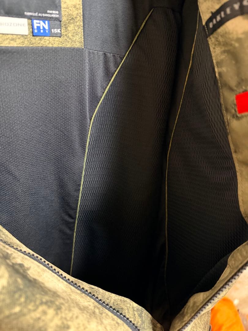 オークリー　スノーボードウェアL