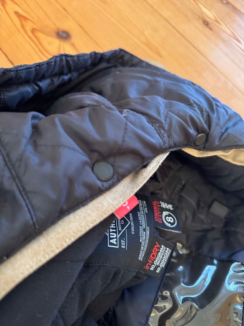 SIXEIGHTSIX 686 スノーボードウェア　上下　オーセンティック