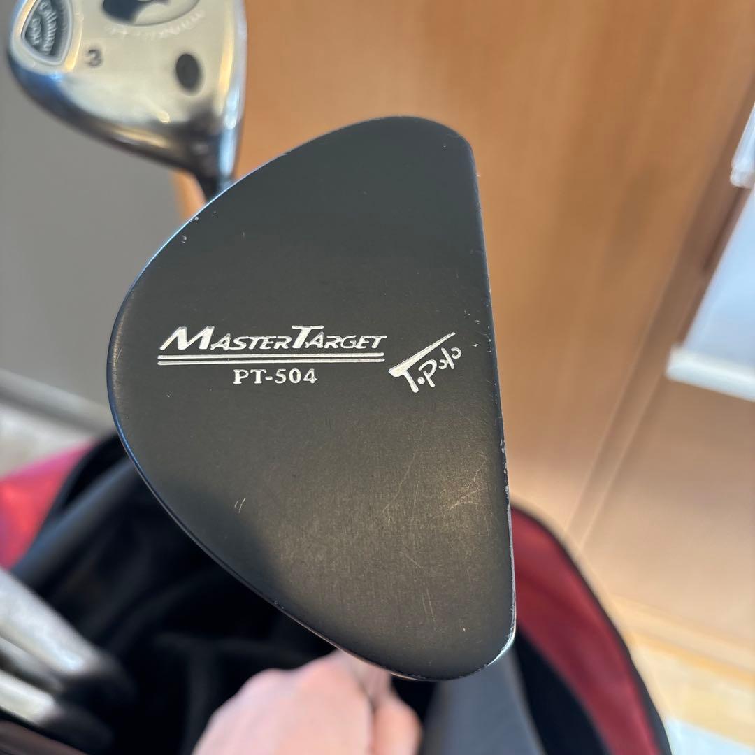 ゴルフクラブ一式（計13本）＋キャディバッグ＋小物のフルセットです。