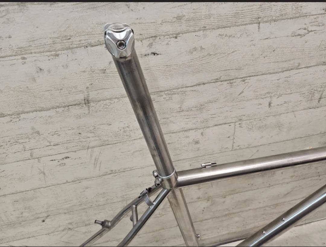 期間限定】apres×TIG TITANIA チタンフレーム カンパニョーロ組 - メルカリ