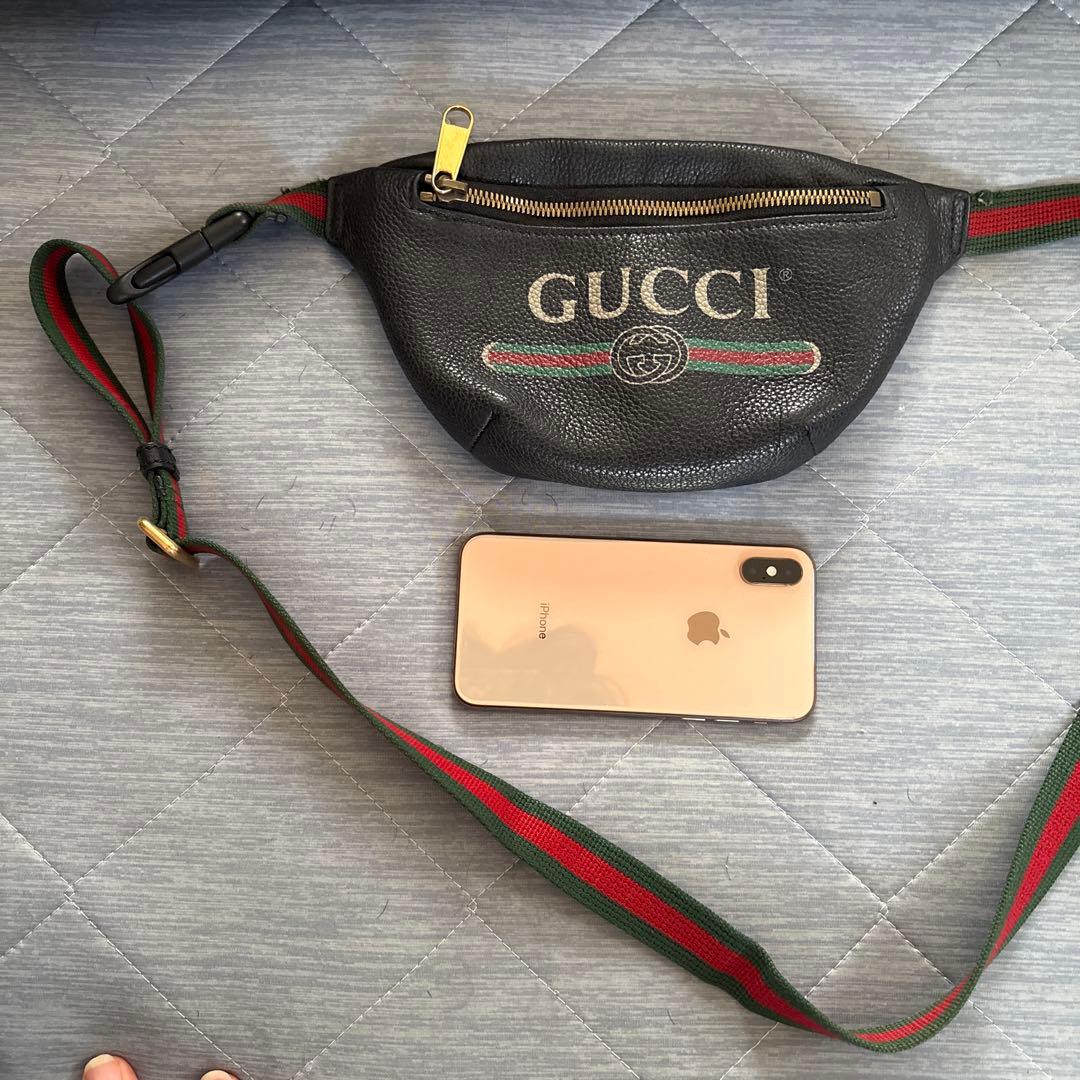 人気⭐︎【GUCCI 】ボディバッグ 黒 ストライプ