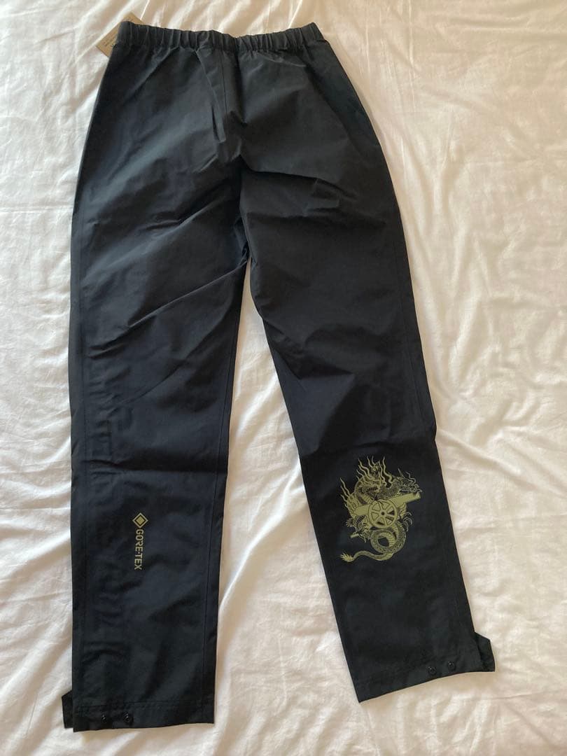 アディダス アーセナル×マハリシ コラボ防水パンツ