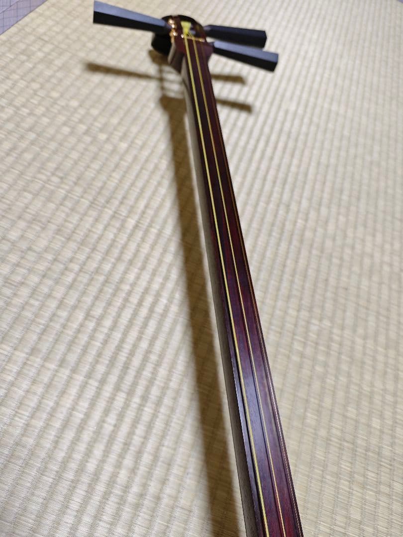 美品 津軽三味線 太棹 紅木 二本溝 べっ甲 バチ 駒 ケース 和楽器