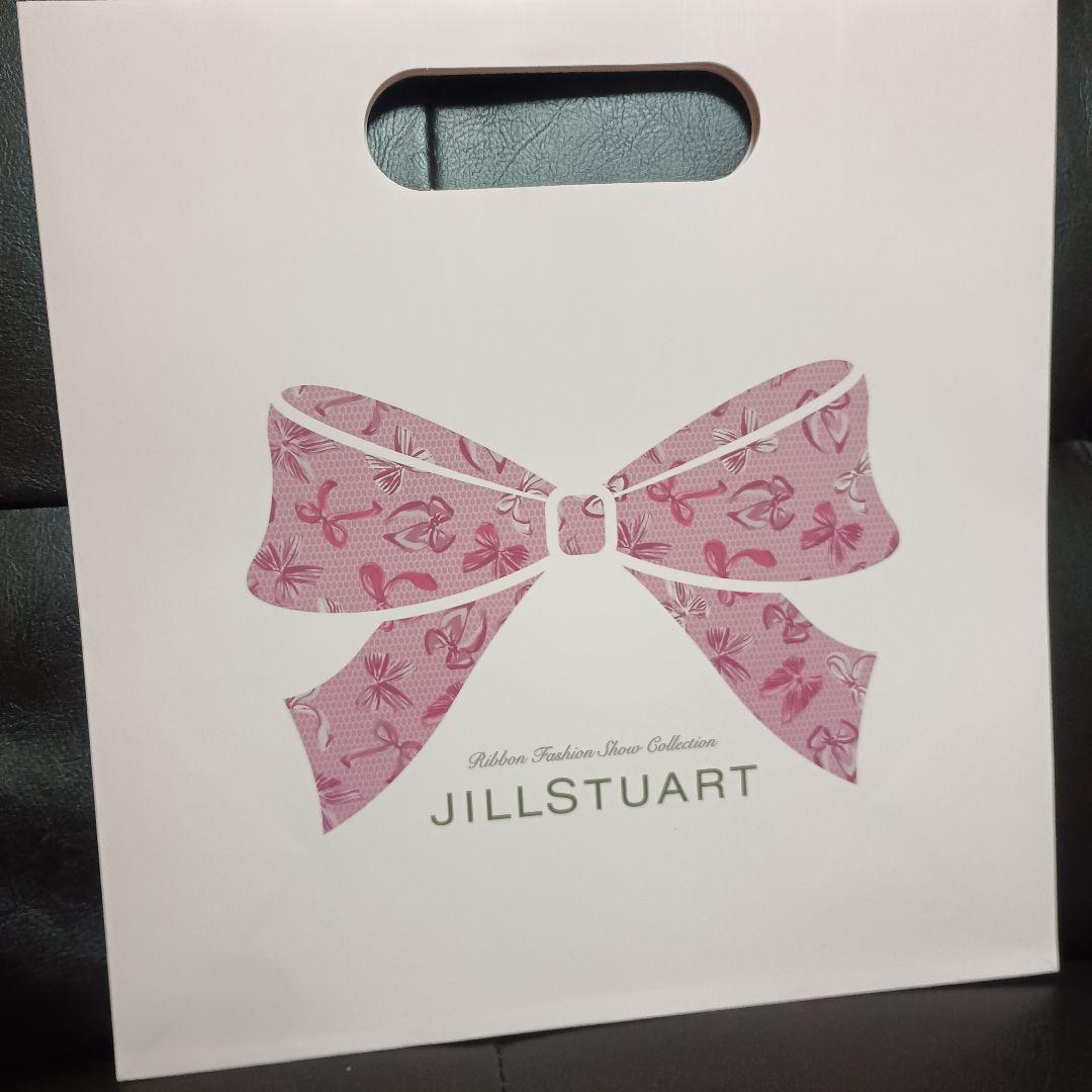 ジルスチュアート　クリスマスコフレ　2025 リボンファッションショー