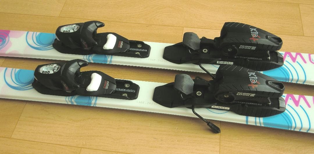 ■■1月限定■送料無料■ジュニア用スキーセット■板130靴23■WAX■女の子■