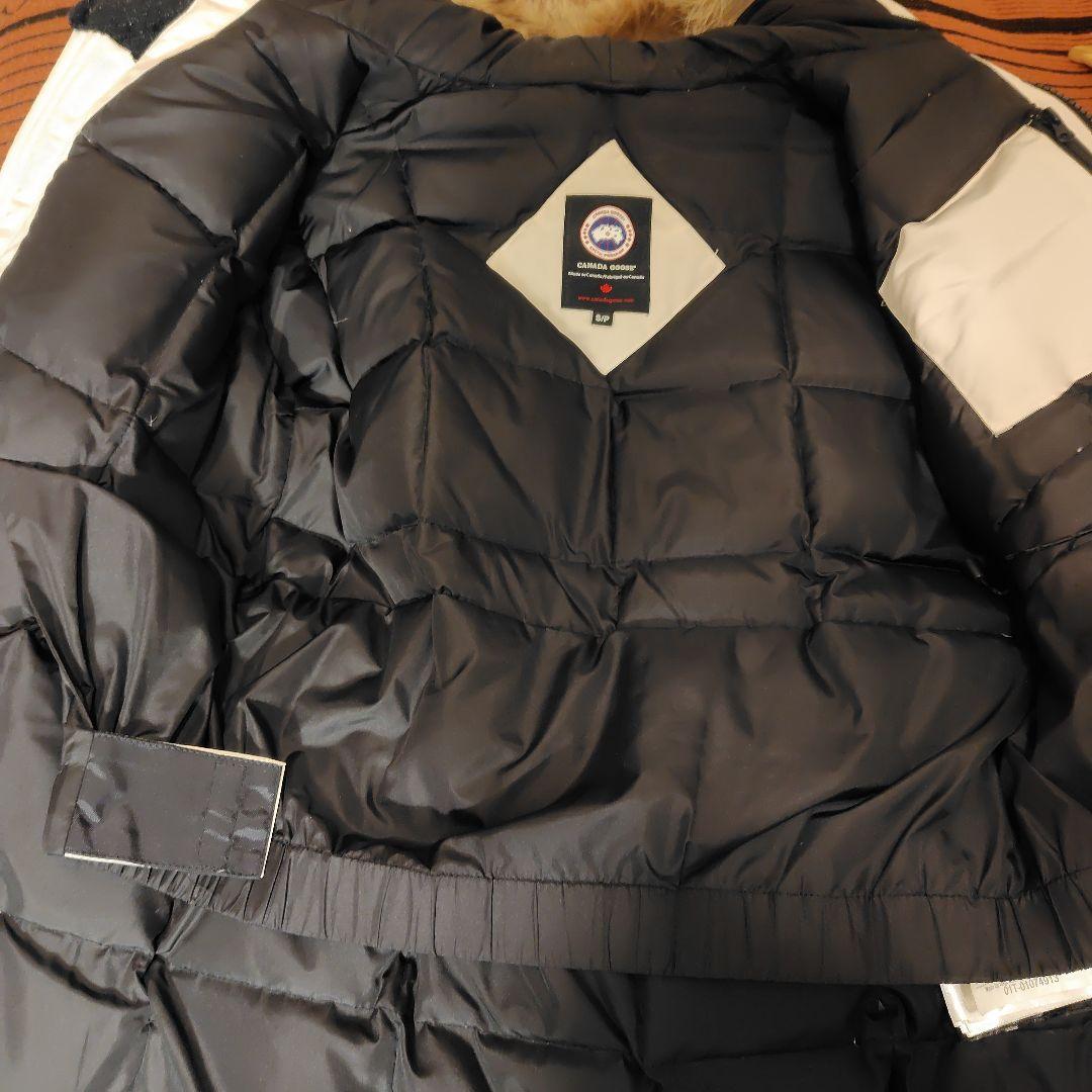   カナダグース ホワイト ダウンジャケット