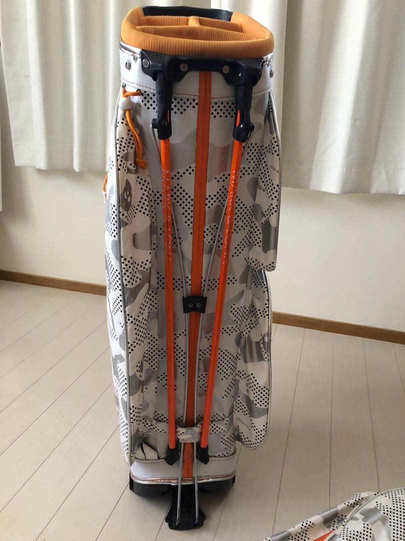人気！MARK& LONA ゴルフバッグ ホワイト・シルバー・オレンジ