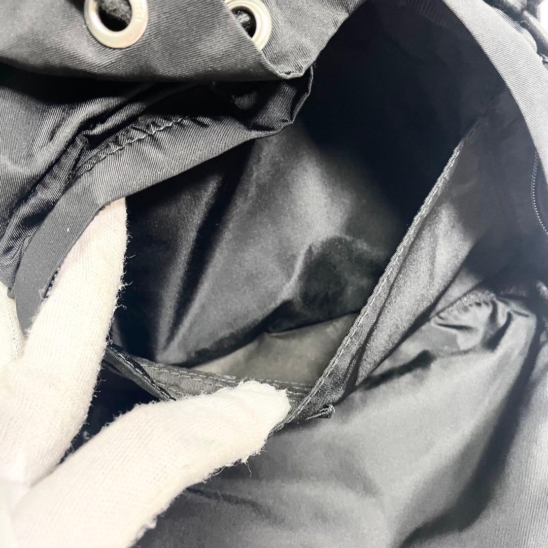 プラダ 三角ロゴ 金具よ ナイロン ブラック リュック バックパック 大容量 黒