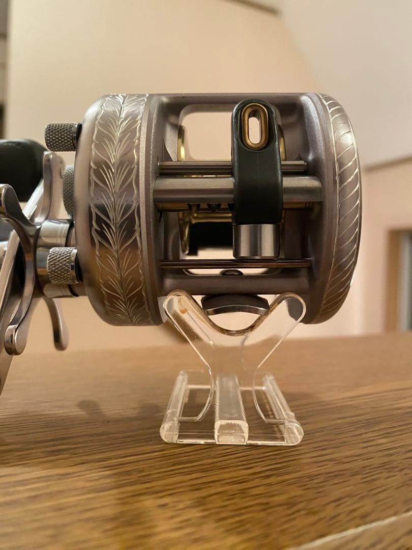 05シマノ　カルカッタ　彫刻