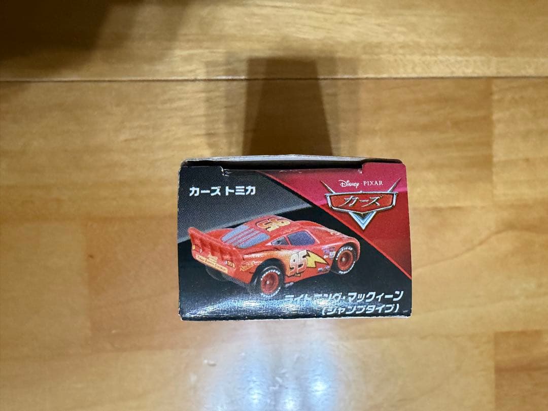 カーズ トミカ ライトニング・マックイーン ジャンプタイプ