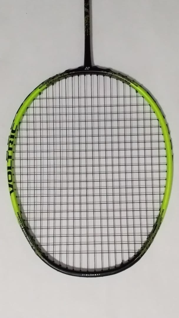 YONEX VOLTRIC 30 バドミントンラケット 専用ケース付き ヨネックス