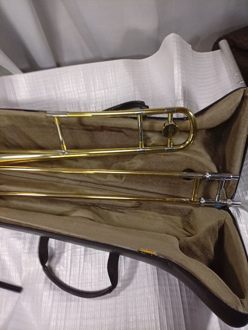 HUTTL トロンボーン 　LINE1000ケース付き