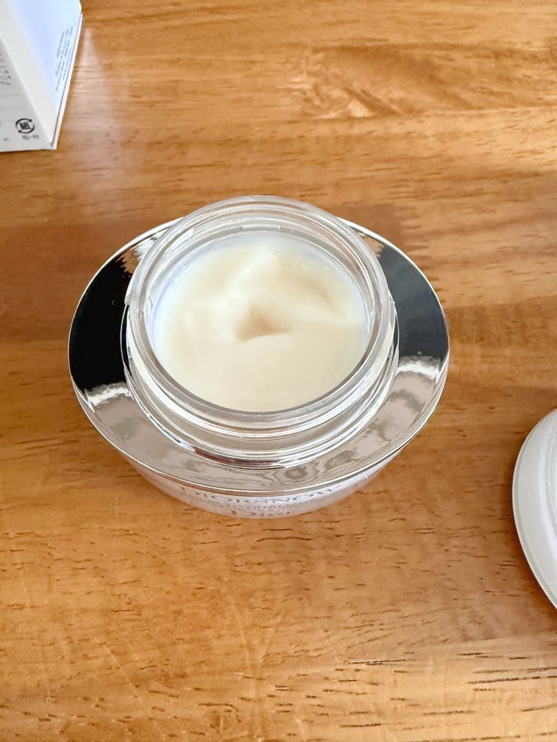 ディオール スノーブライトニングモイストクリーム