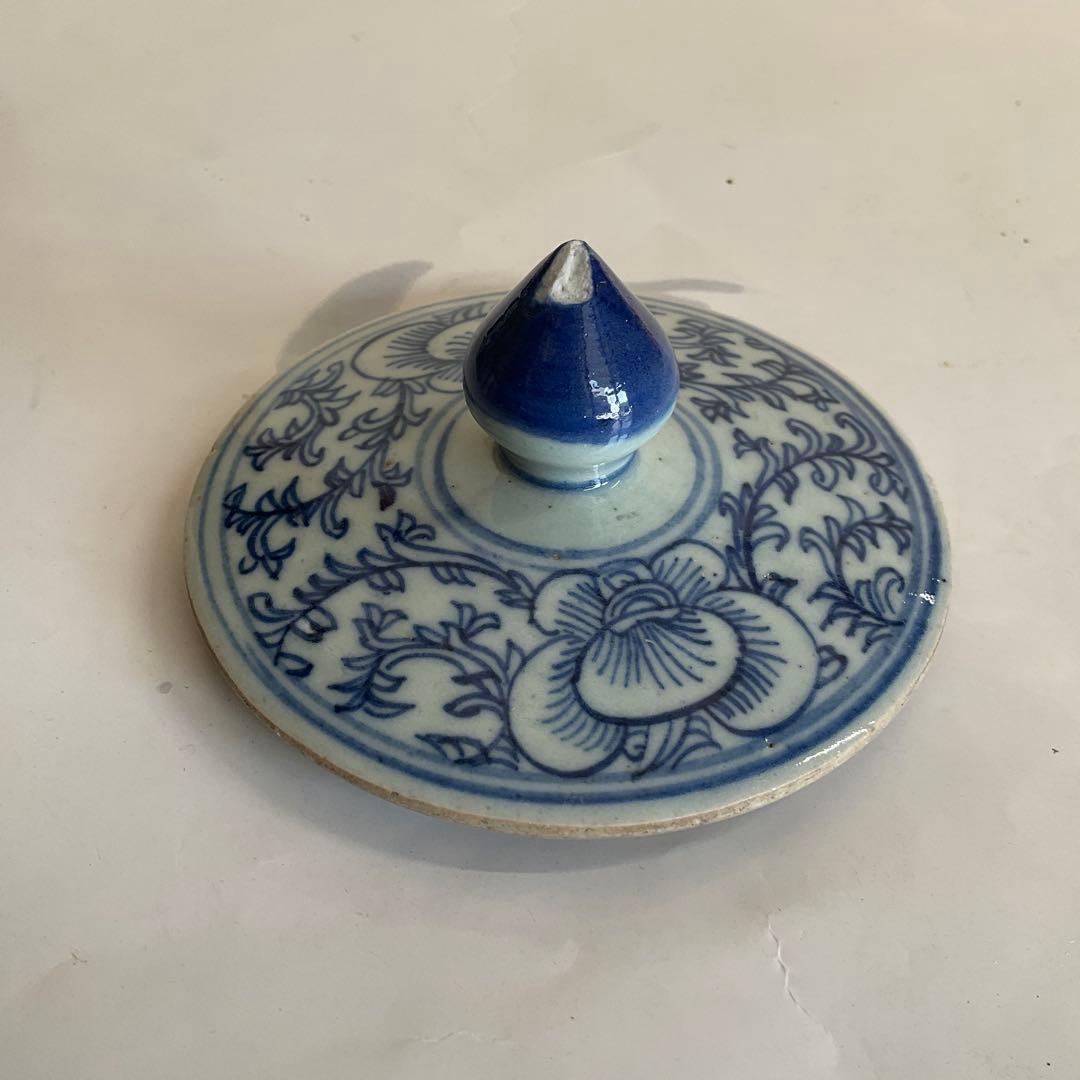 中国 染付草花文蓋付壺 明末清初期(17世紀)頃