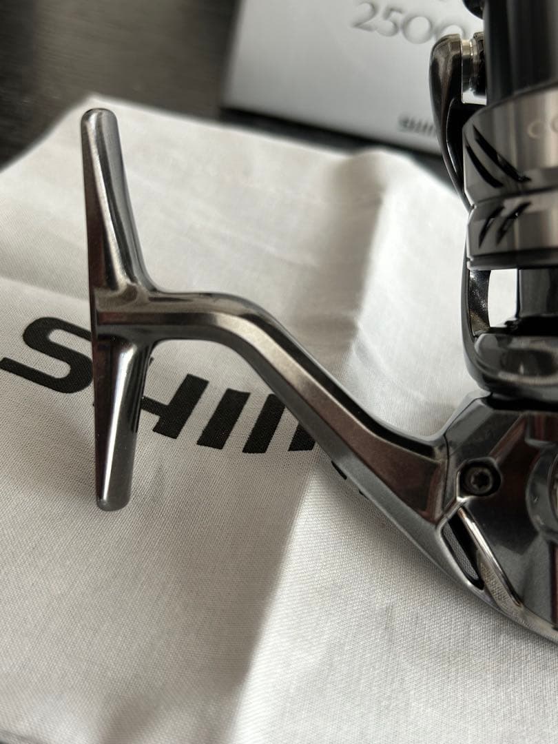 【極美品】シマノ COMPLEX XR 2500F6HGスピニングリール