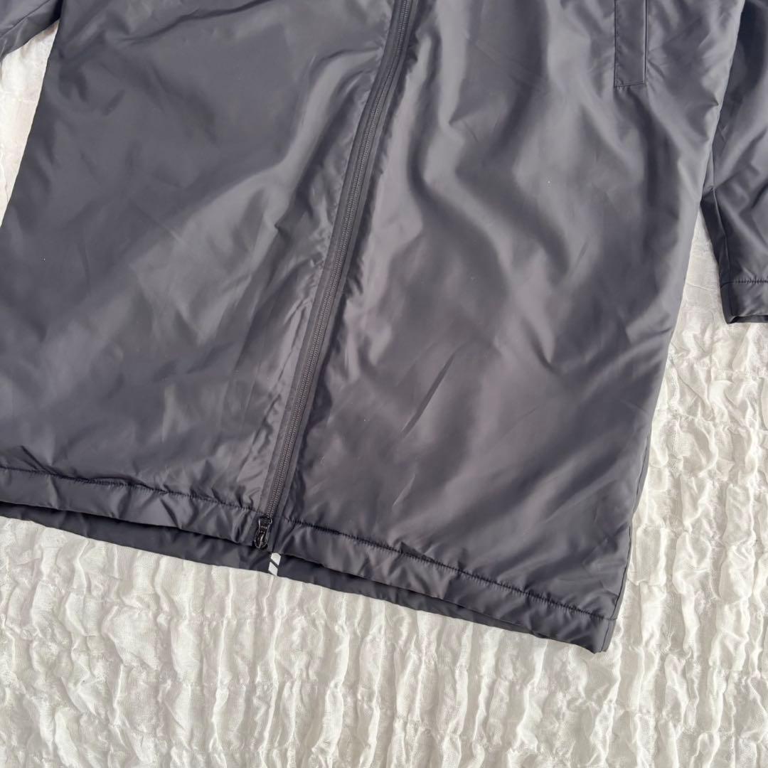 新品未使用】 アシックス 現行モデル ベンチコート ロゴプリント