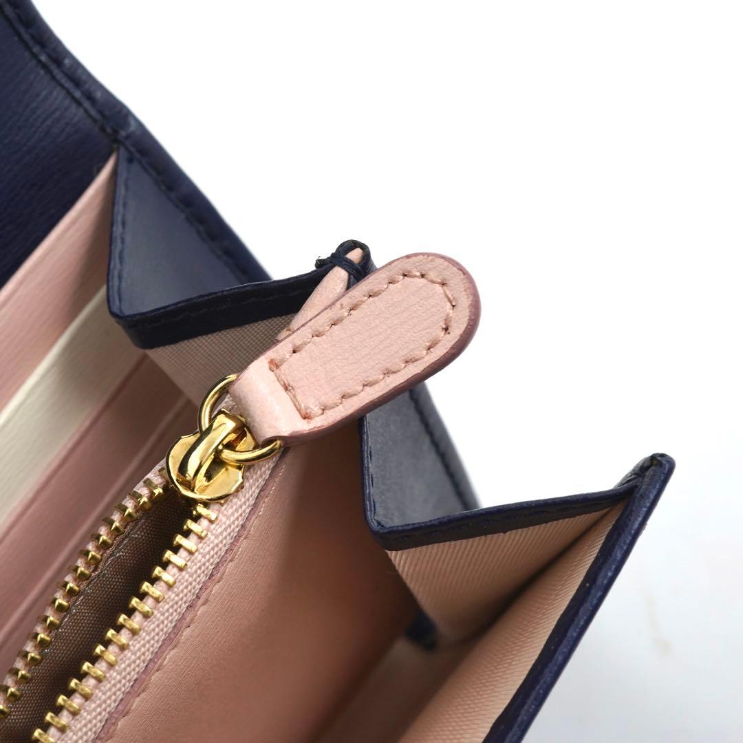 ✨未使用展示品・箱付き✨　Ferragamo 長財布　ガンチーニ　バイカラー