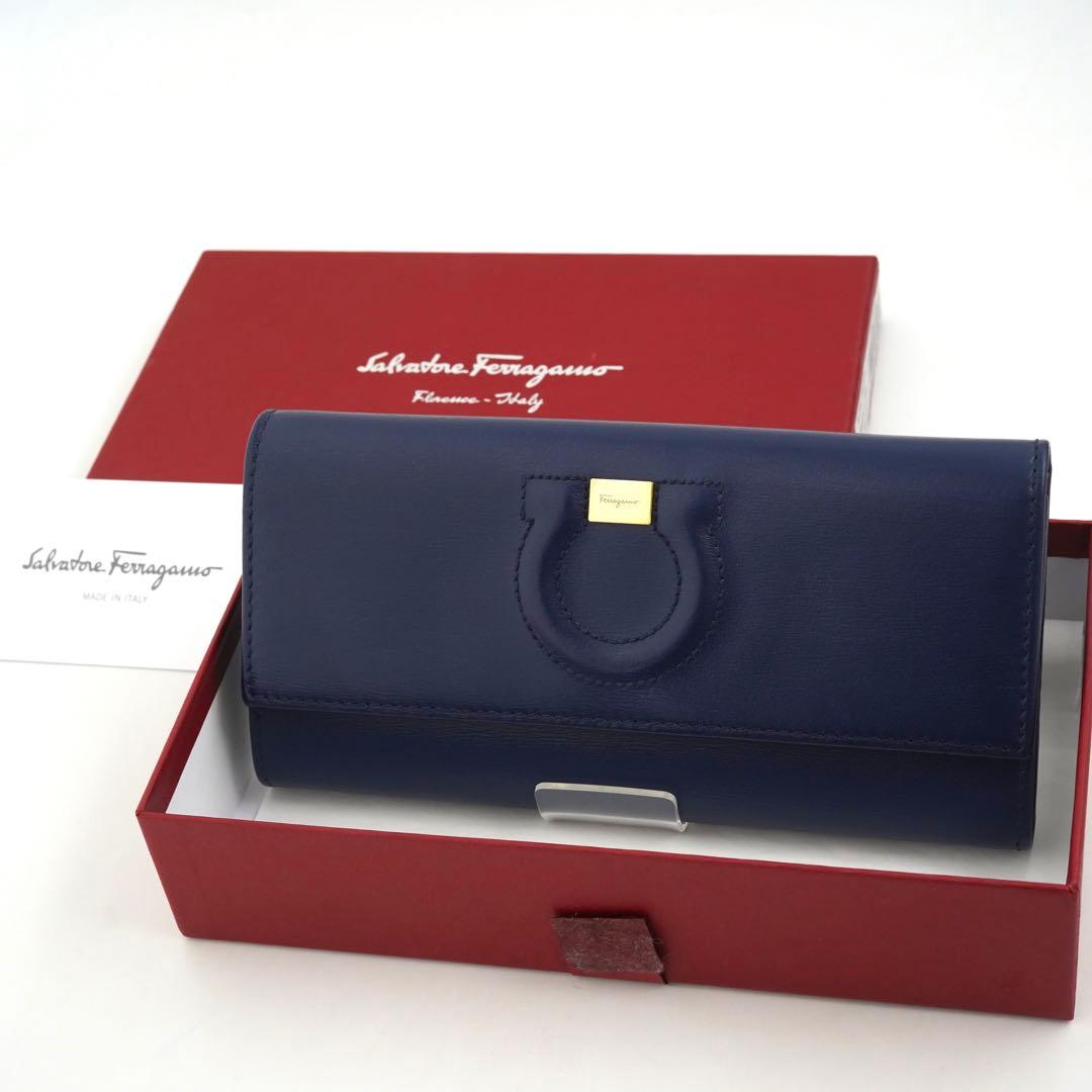 ✨未使用展示品・箱付き✨　Ferragamo 長財布　ガンチーニ　バイカラー