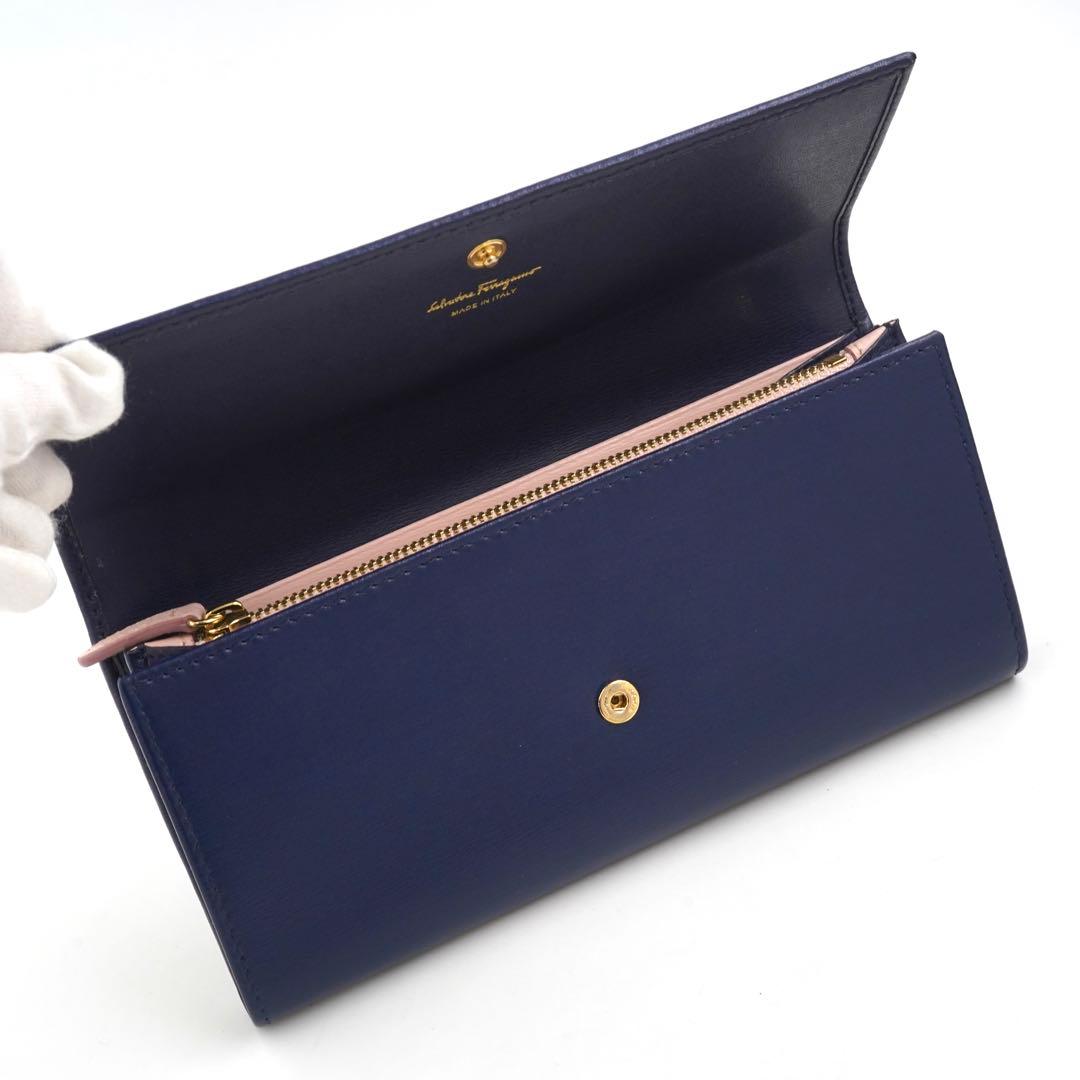 ✨未使用展示品・箱付き✨　Ferragamo 長財布　ガンチーニ　バイカラー