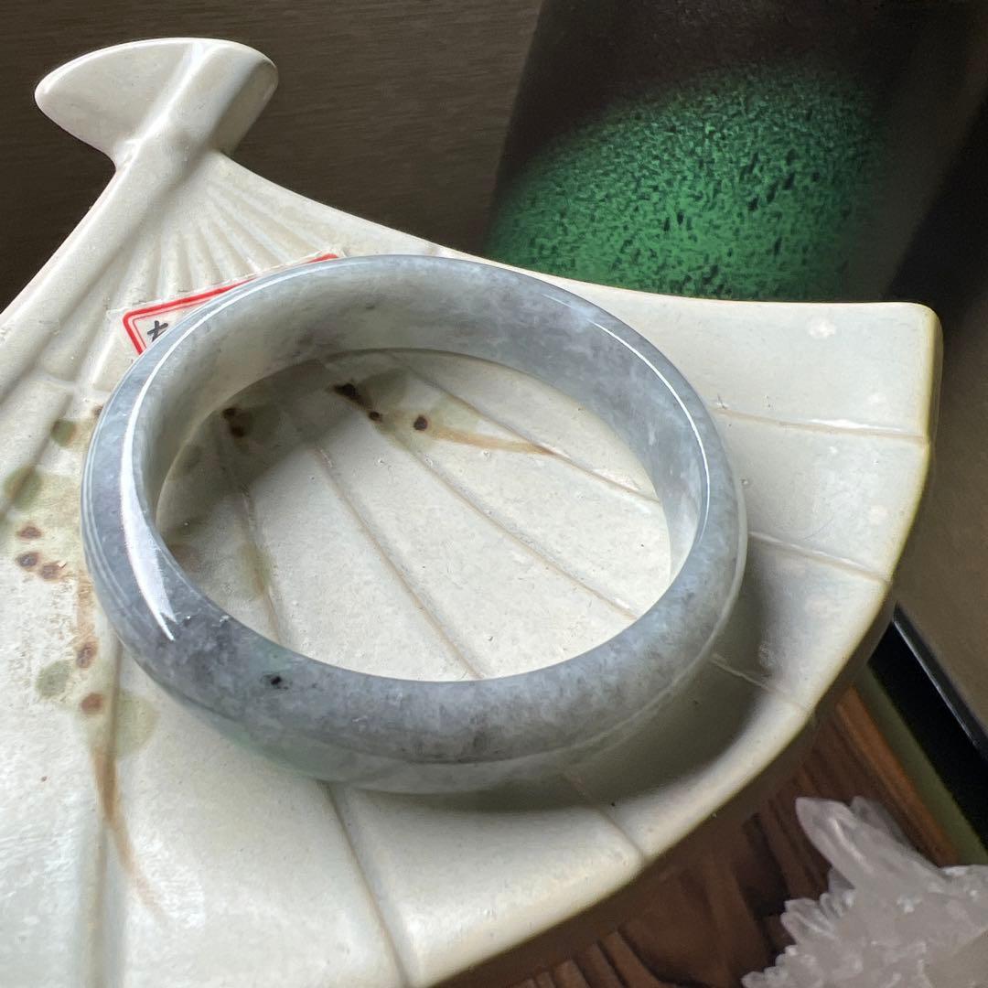 本翡翠、緑花柄、魔除け、厄除け、 天然ミネラルバングル　〜54.8