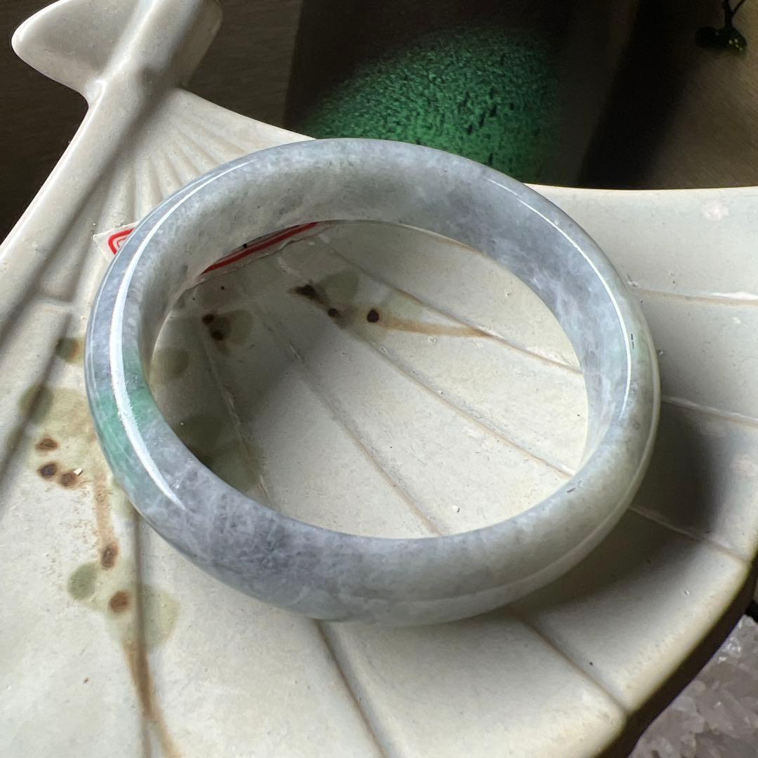 本翡翠、緑花柄、魔除け、厄除け、 天然ミネラルバングル　〜54.8