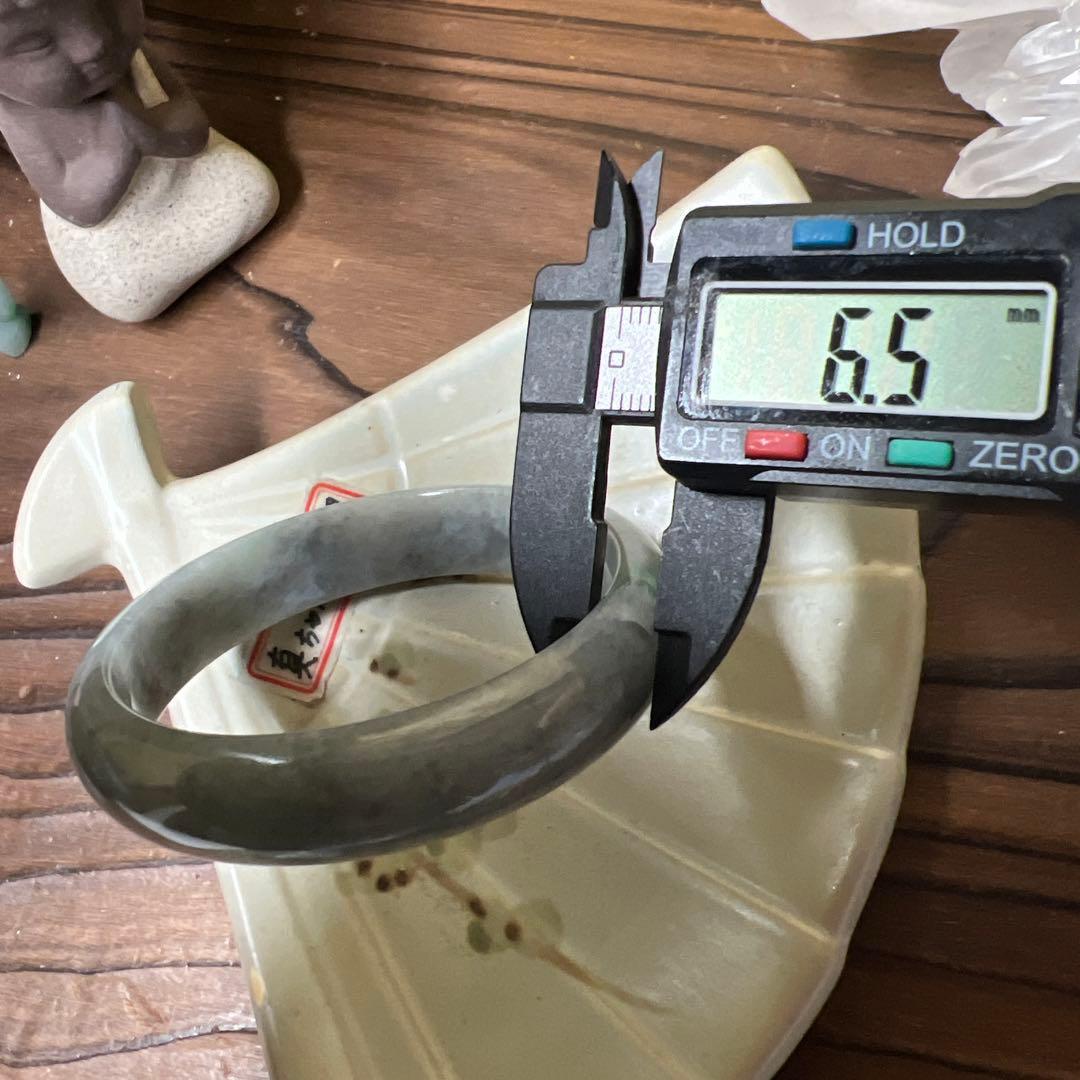 本翡翠、緑花柄、魔除け、厄除け、 天然ミネラルバングル　〜54.8