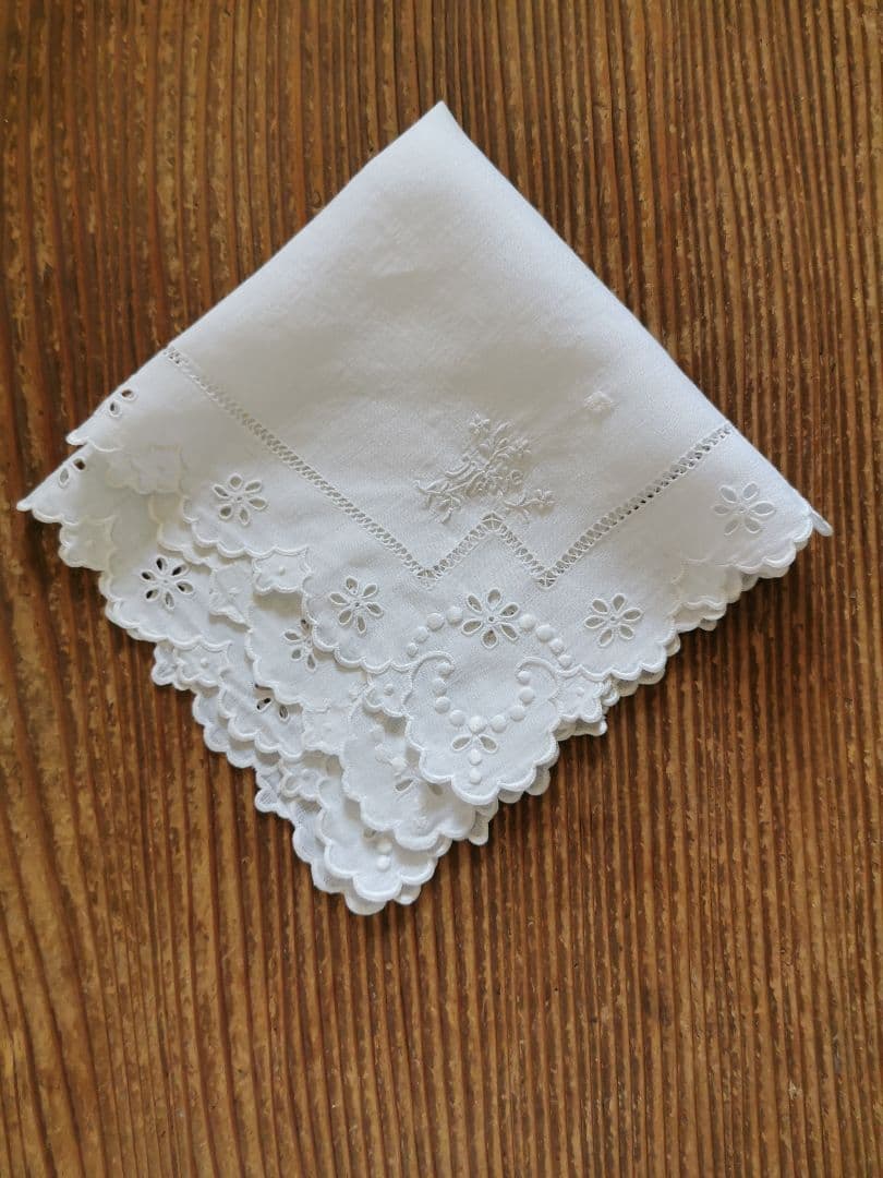 アンティーク フランス マリー花刺繍 オープンカットワーク アイレット ハンカチ