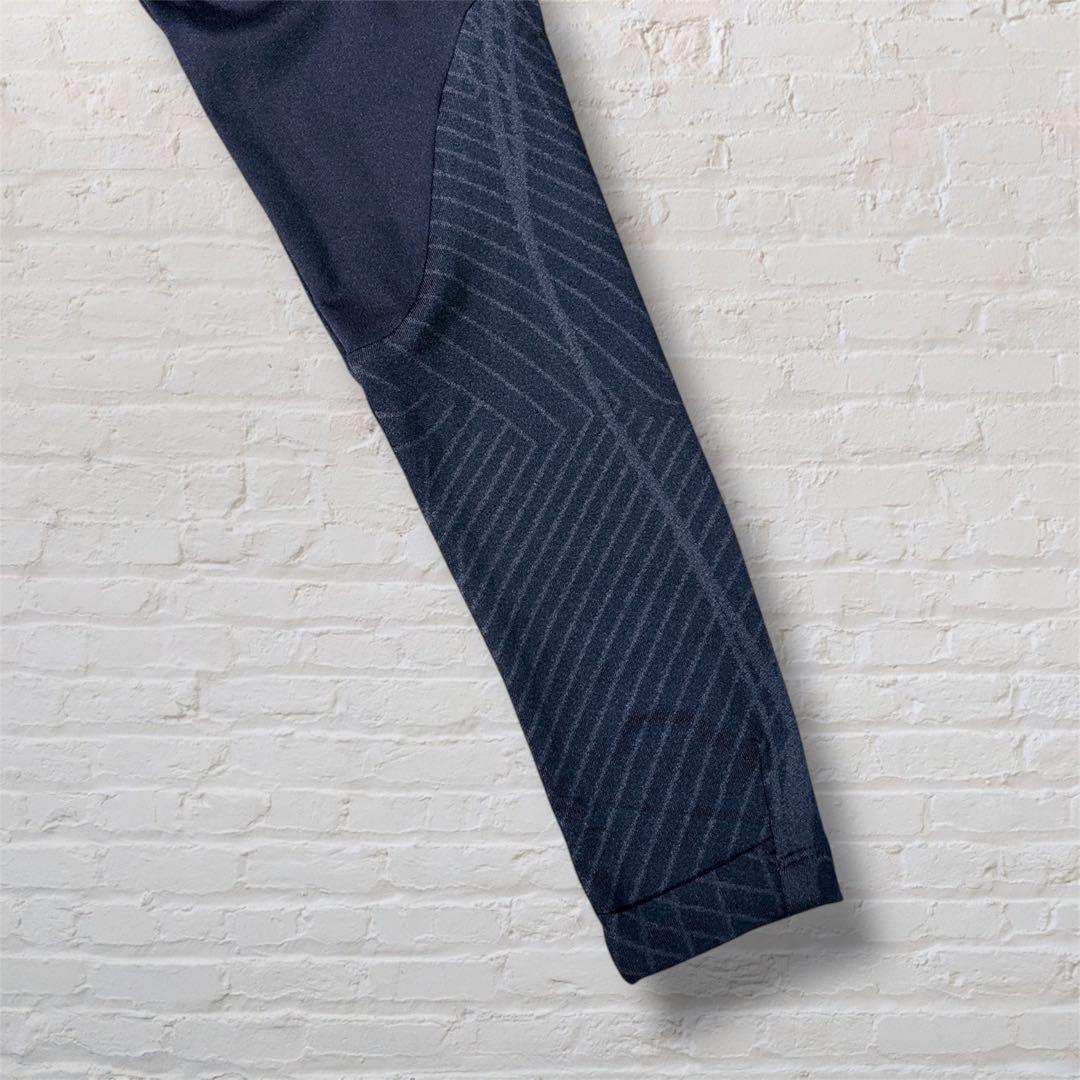 【美品】ナイキ Dri-FIT ハーフジップ 長袖ジャージ ホワイト ブラック