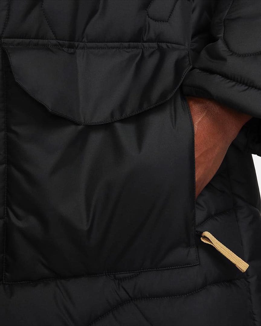 新品未使用　レブロン x リバプール FC ナイキ サッカージャケット