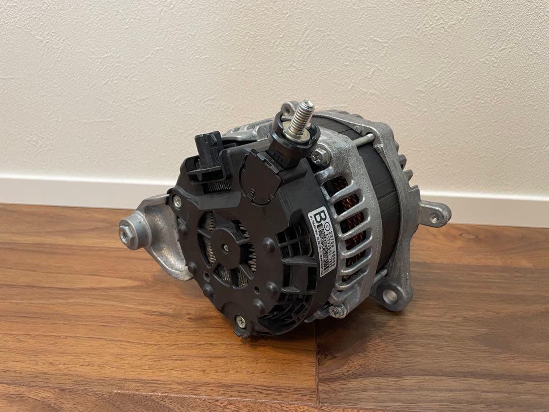 レヴォーグ　オルタネータ　ダイナモVM4 VMG 純正　リビルト
