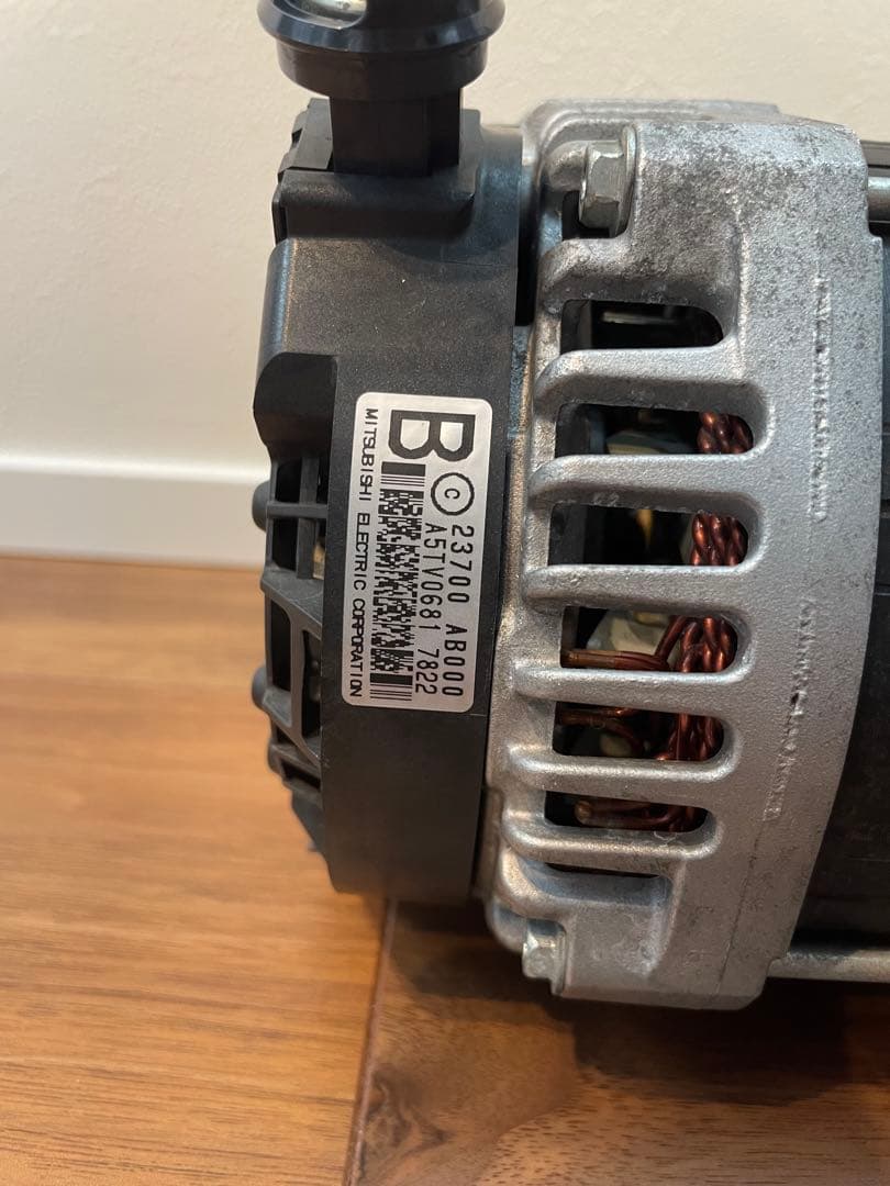 レヴォーグ　オルタネータ　ダイナモVM4 VMG 純正　リビルト